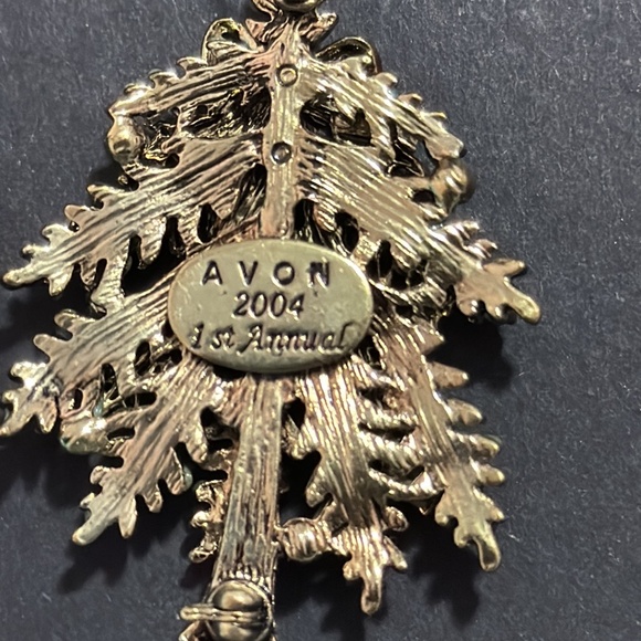 Vintage Avon 2004 First Annual Christmas Tree Brooch Pin Enamel Rhinestones Used - Picture 6 of 13